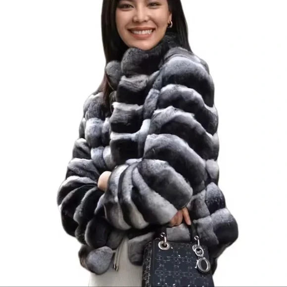 Luxurious Gray real Fur Jacket - Picture 2 of 5